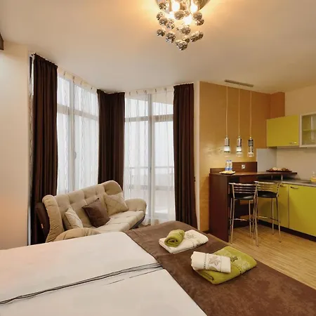 Fantasy And Avenue комплекс фантазия Apartment Chissarja